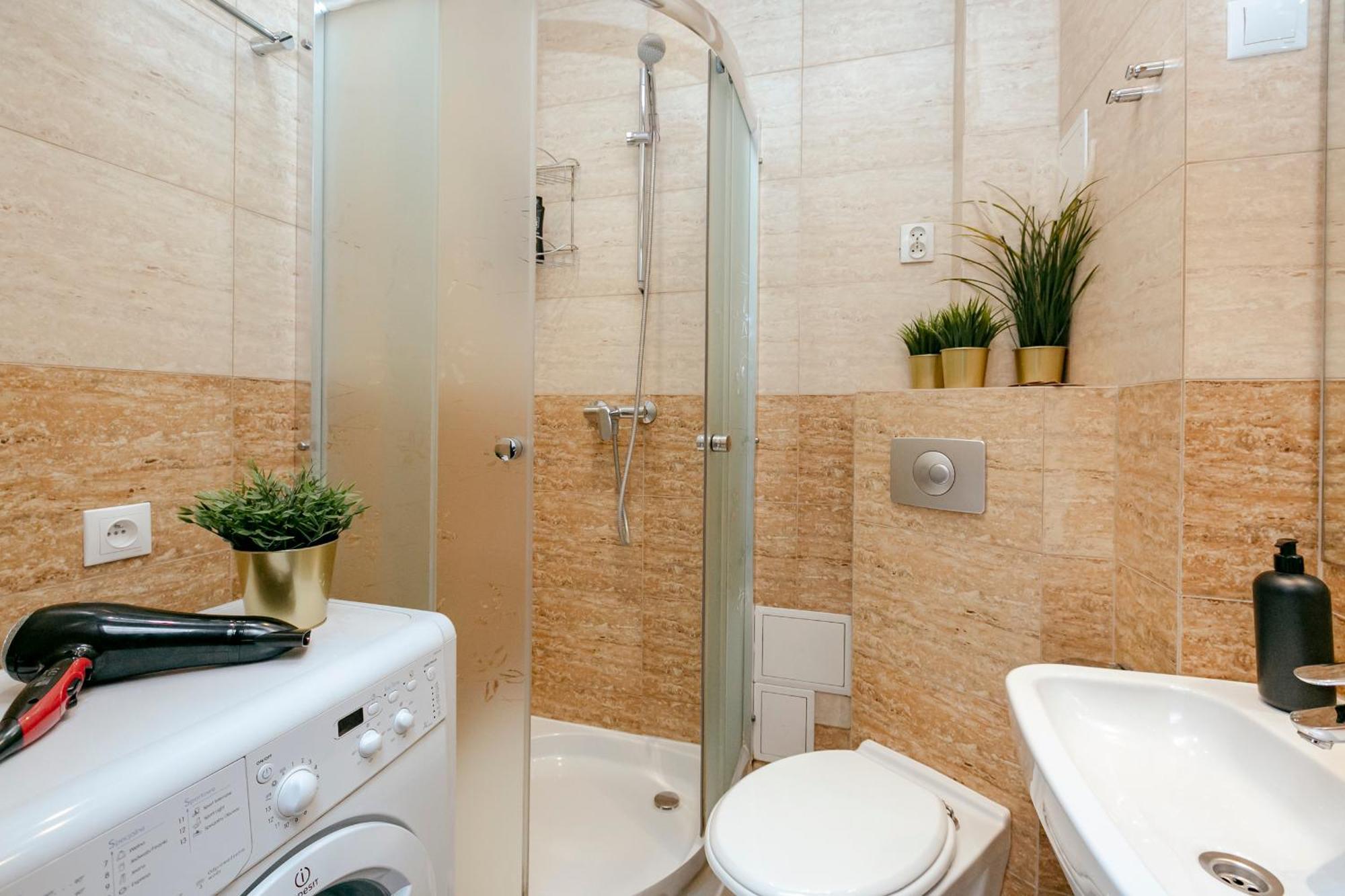 Plac Konstytucji 6 Orange - Apartament Dla 4 Osob - Bezplatny Parking - Free Parking - Piekny Widok Na Panorame Warszawy Varsó Kültér fotó