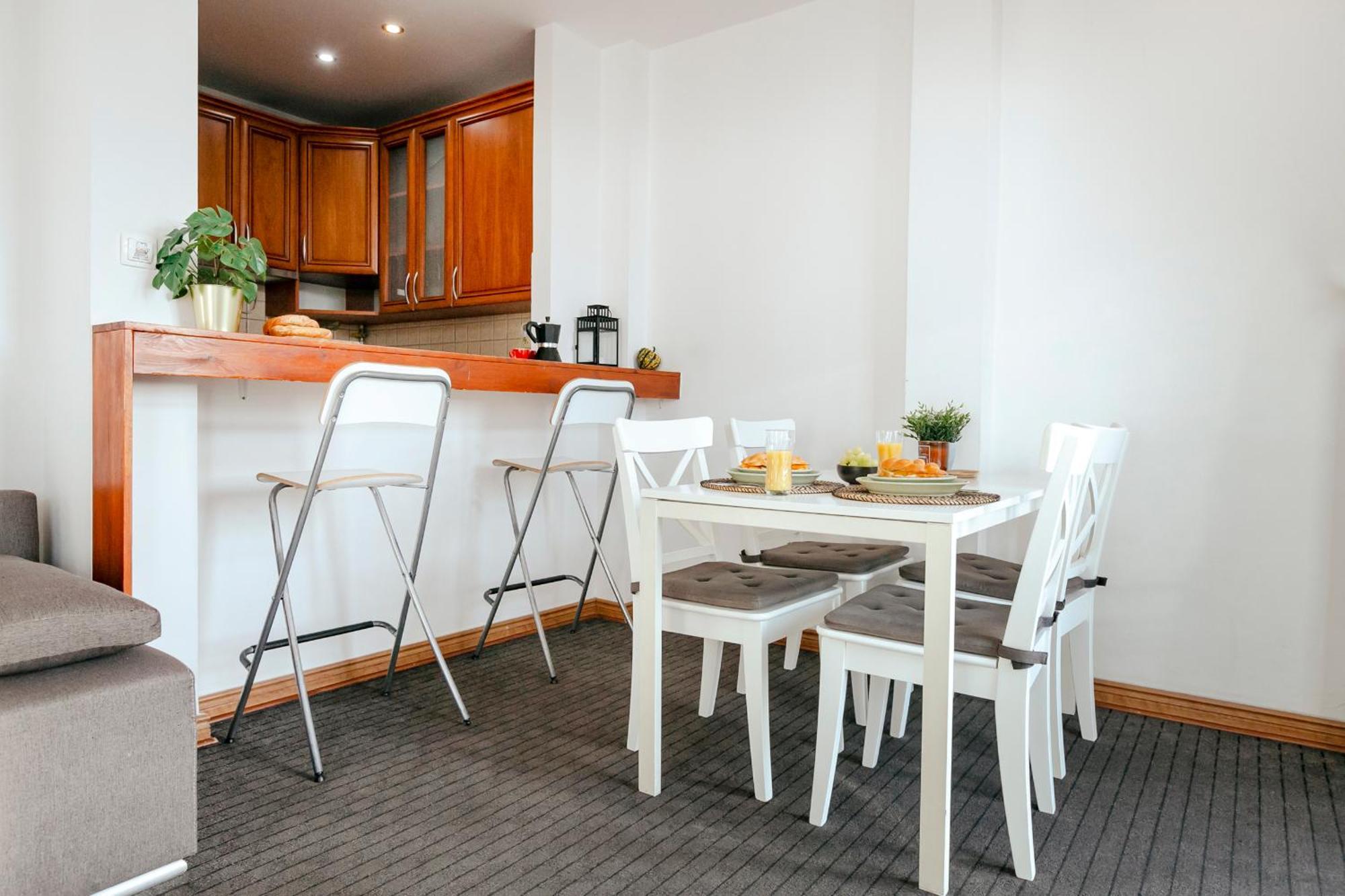 Plac Konstytucji 6 Orange - Apartament Dla 4 Osob - Bezplatny Parking - Free Parking - Piekny Widok Na Panorame Warszawy Varsó Kültér fotó